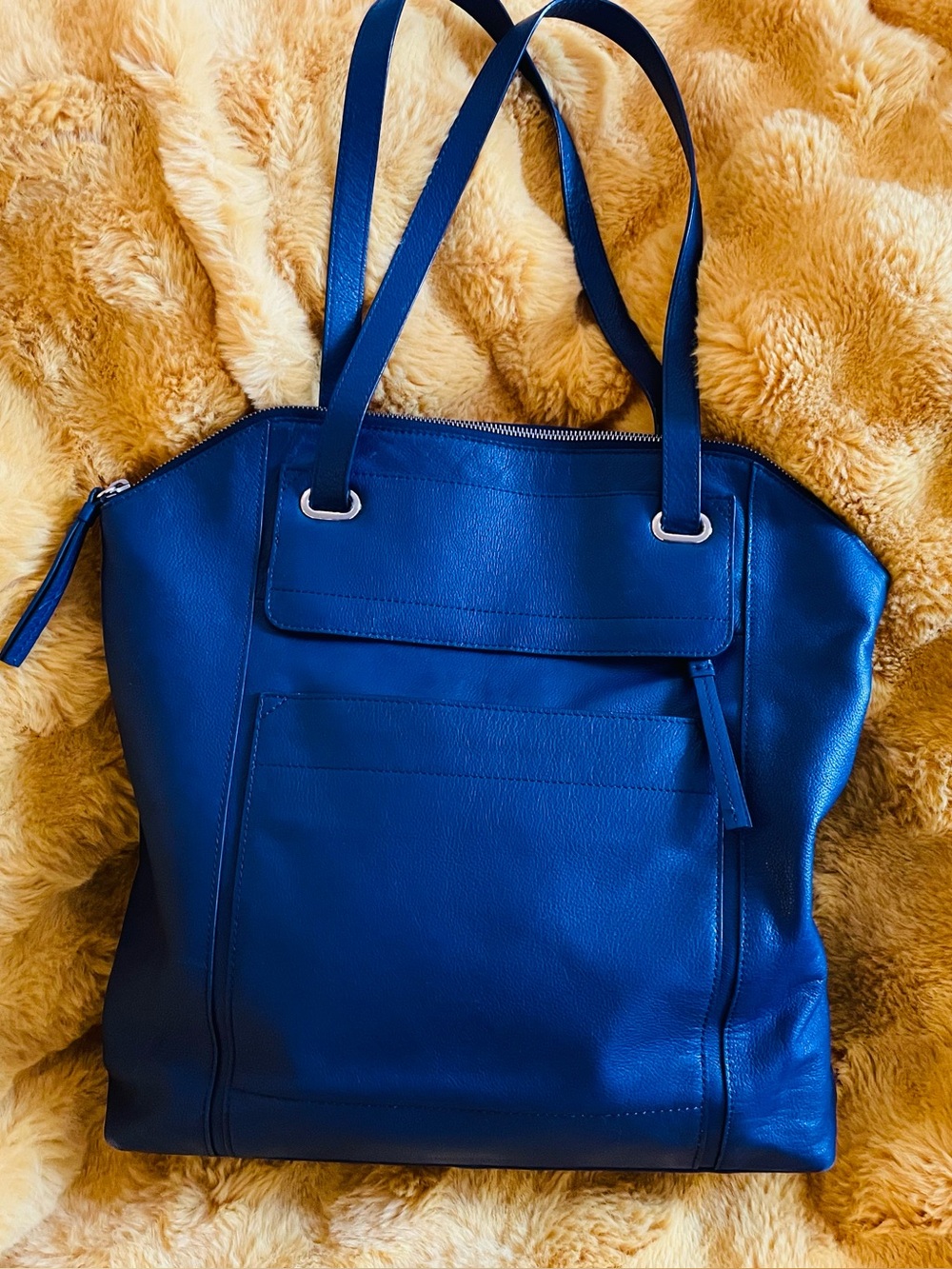 Banana Republic Madeline Tote in Navy Blue Pebbled Leather